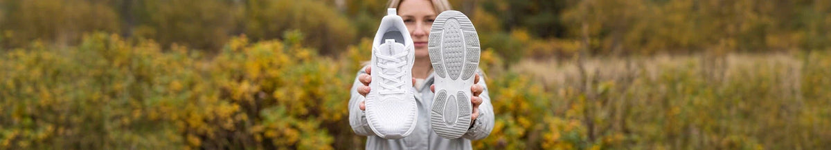 Wide Sneakers